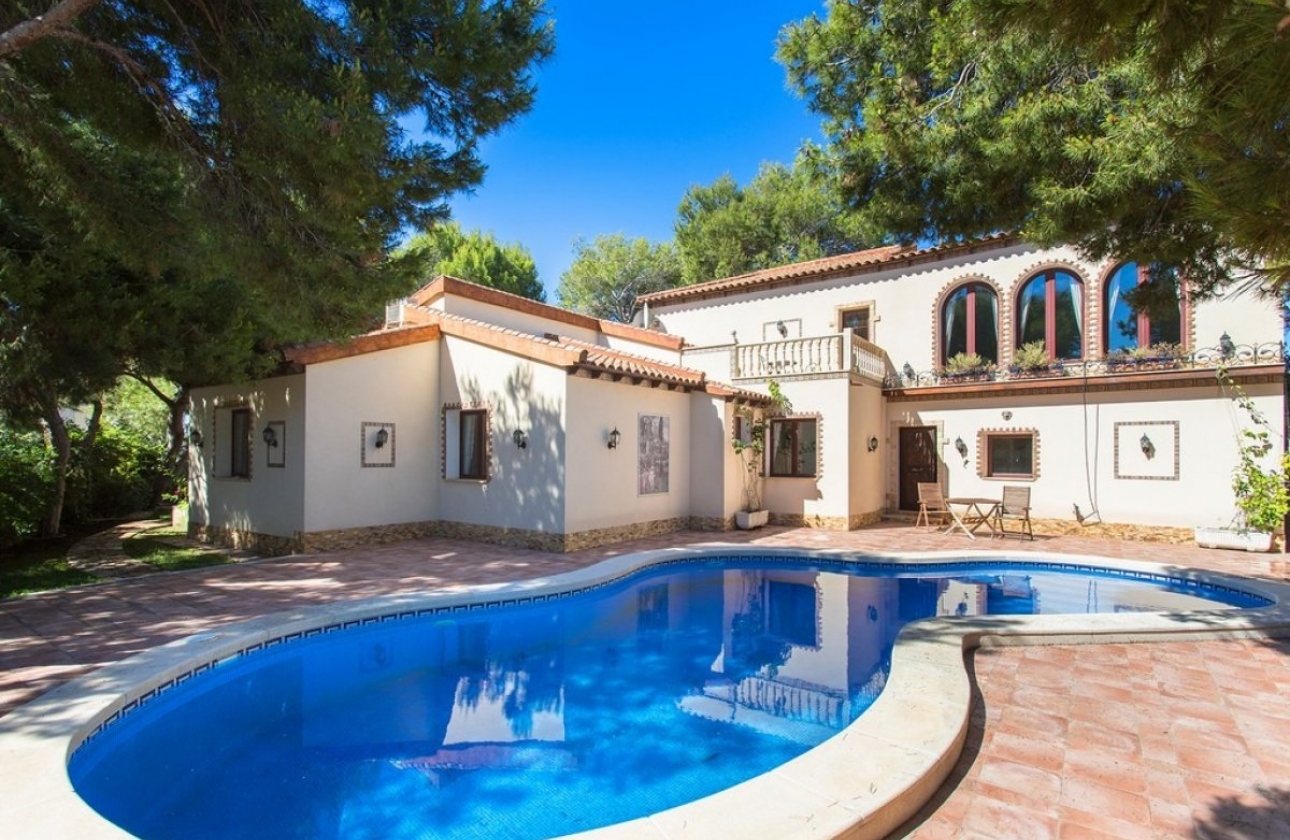 Resale - Villa - Orihuela Costa - Punta Prima