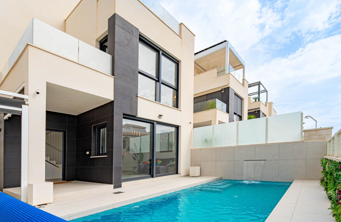 Resale - Villa - Punta Prima