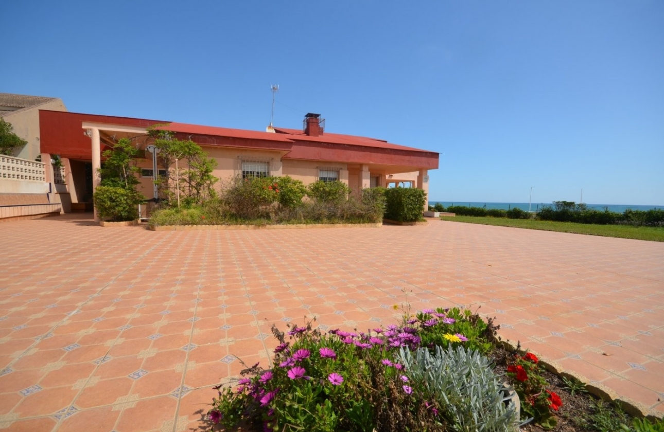 Resale - Villa - Torrevieja - Torrelamata - La Mata