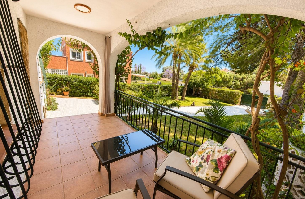 Resale - Villa - Torrevieja - Torrevieja - Los Balcones