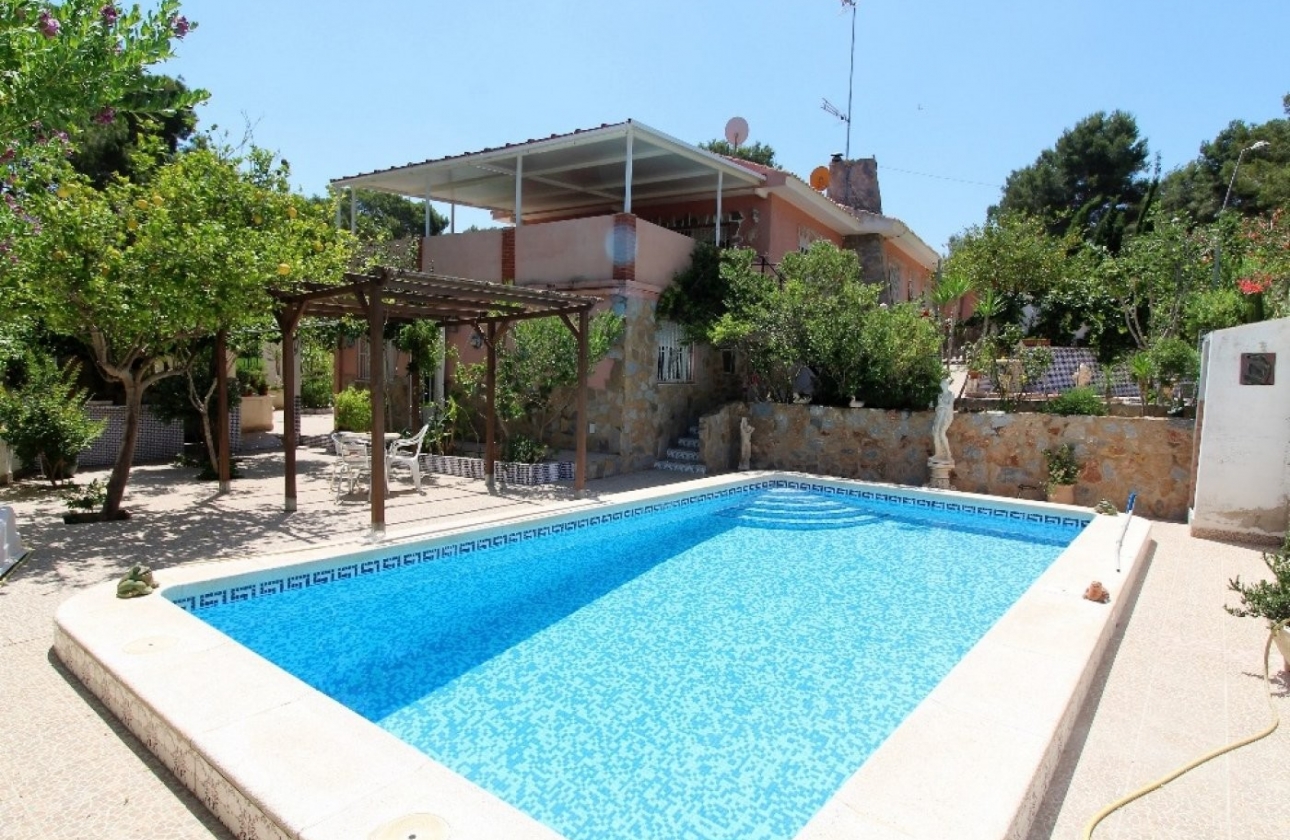 Resale - Villa - Torrevieja - Torrevieja - Los Balcones