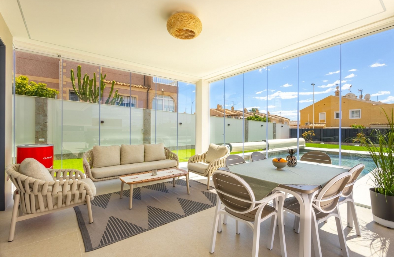 Resale - Villa - Torrevieja - Torrevieja - Playa de los Locos