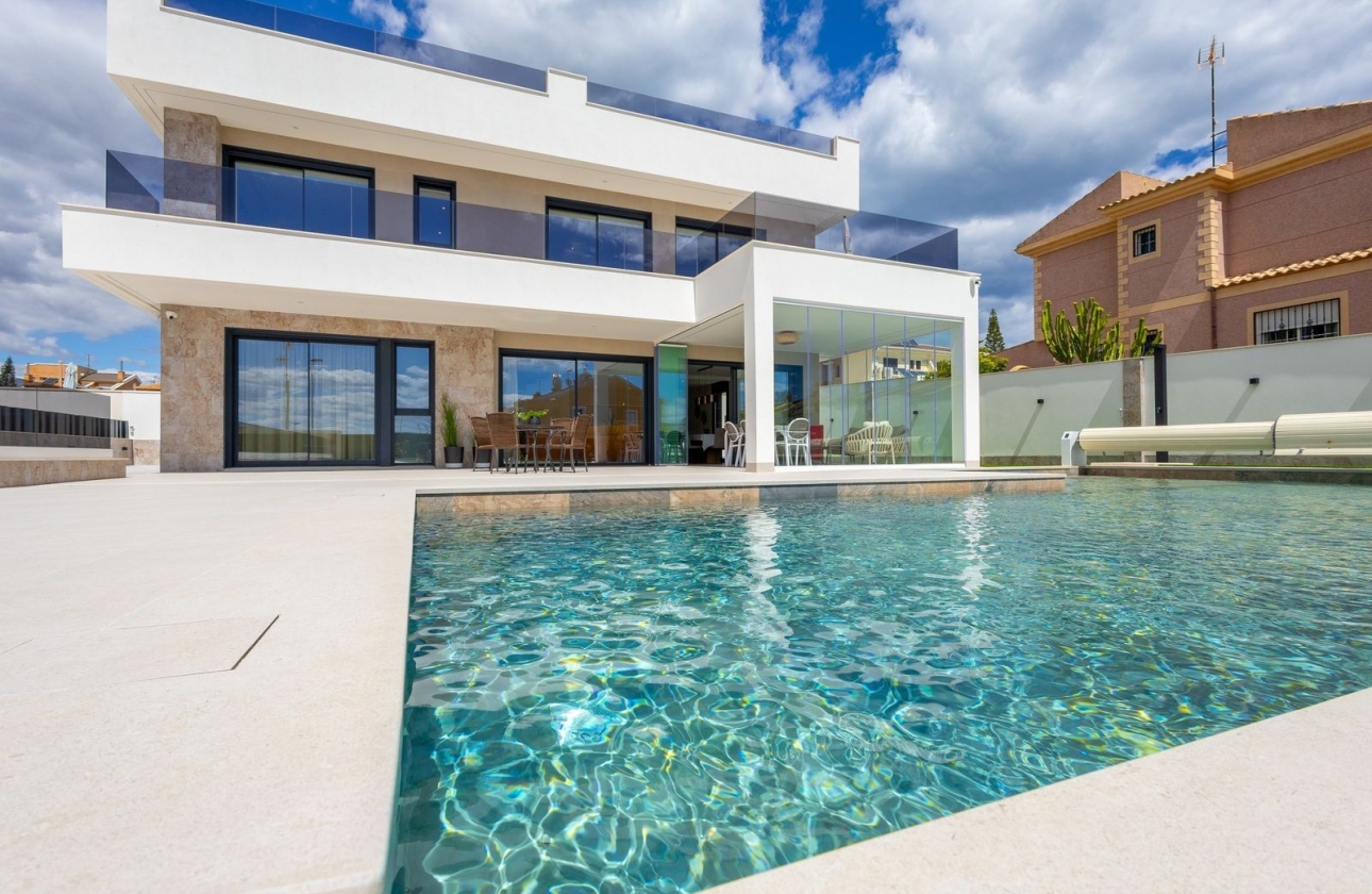 Resale - Villa - Torrevieja - Torrevieja - Playa de los Locos