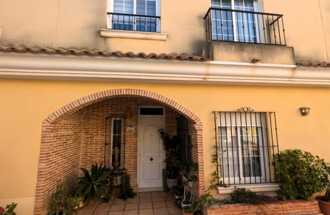 Reventa - Adosado - Santa Pola