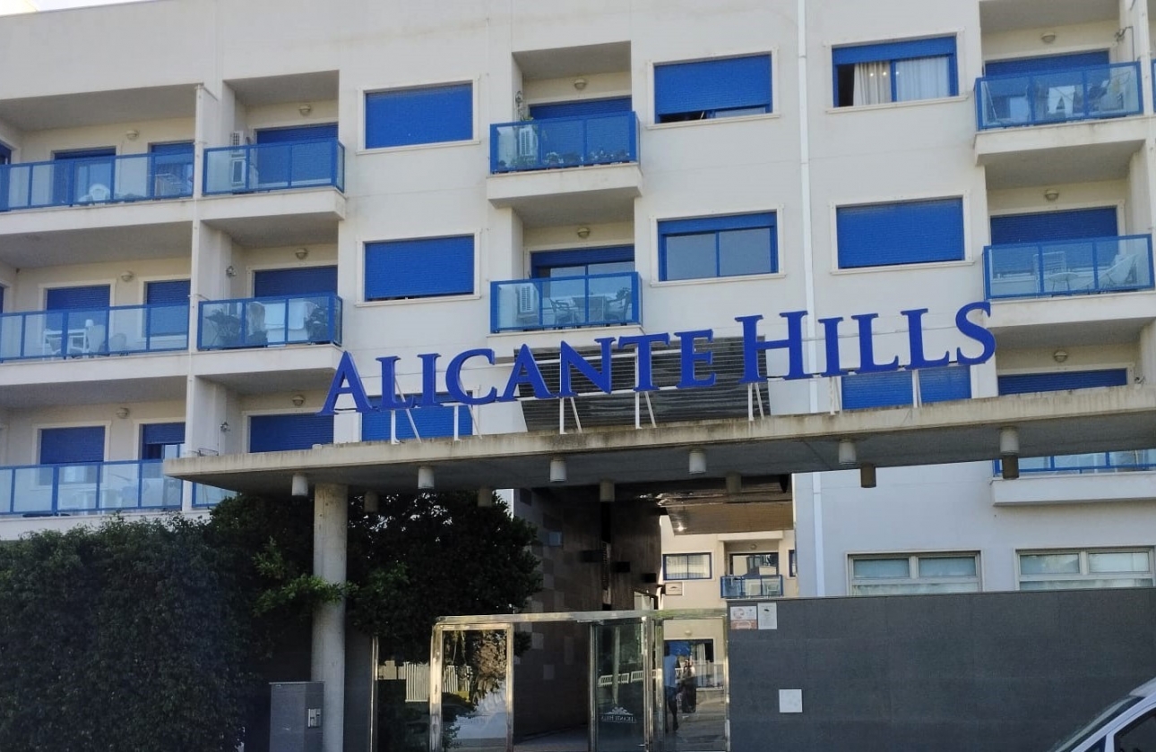 Reventa - Apartamento / piso - Alicante -  Urbanización