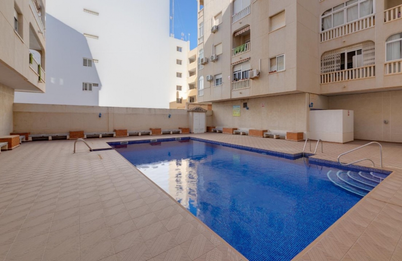 Reventa - Apartamento / piso - Torrevieja - El Acequión - Los Náufragos