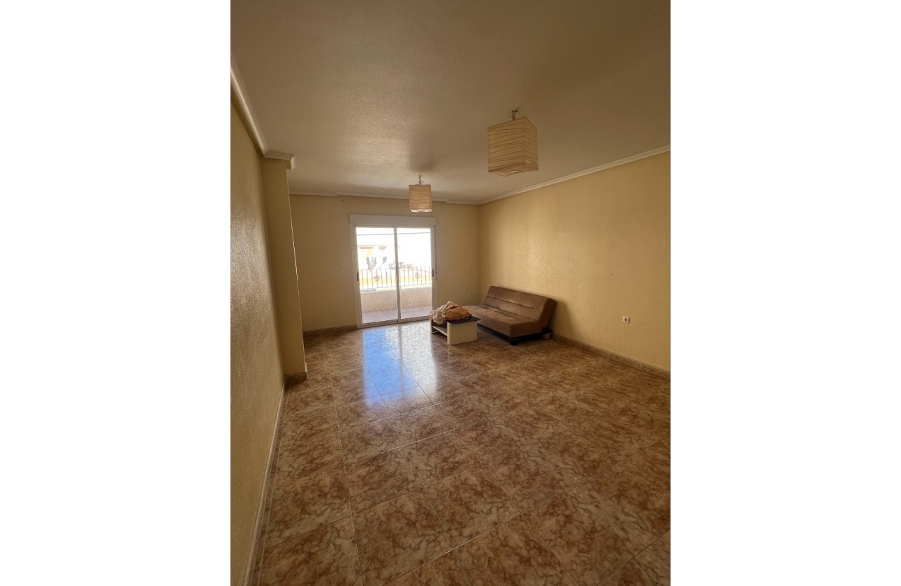 Reventa - Apartamento / piso - Torrevieja -  Urbanización