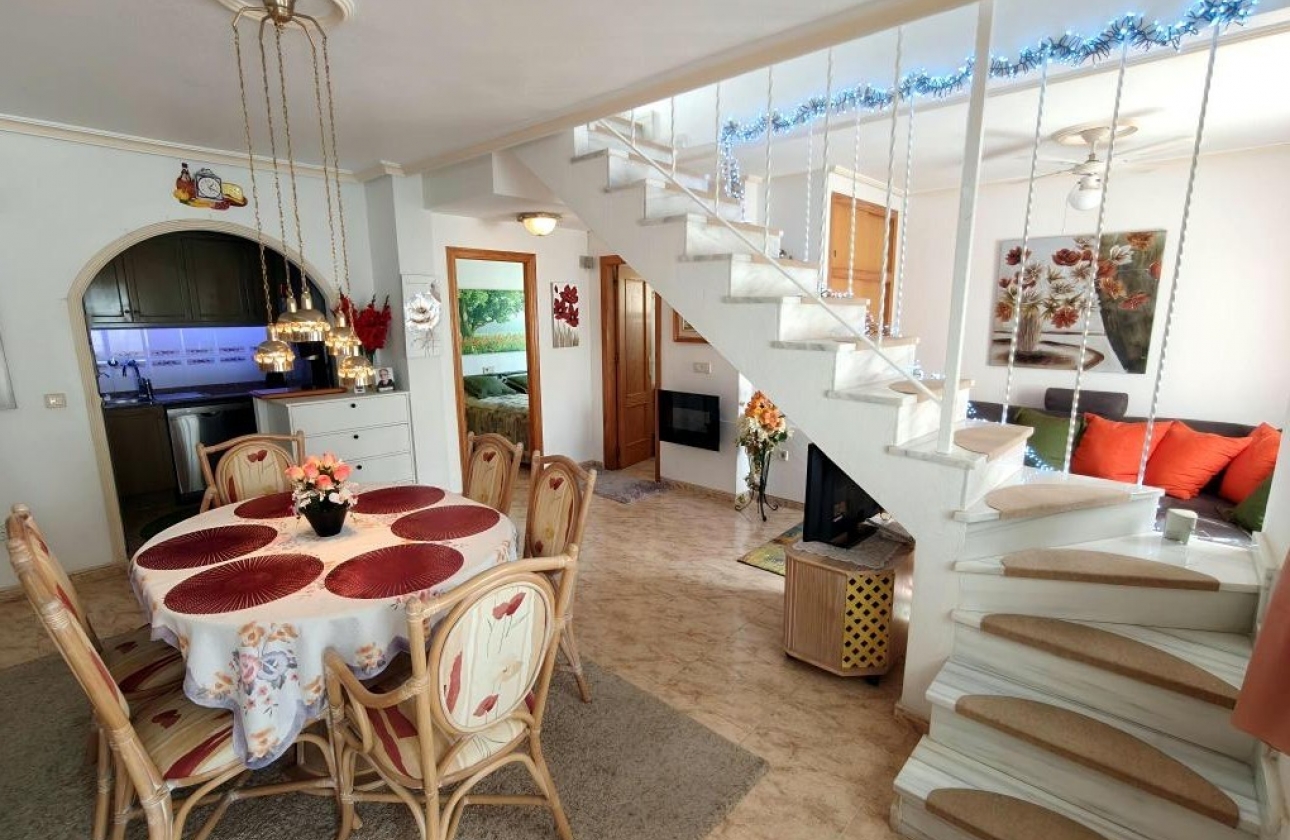 Reventa - Casa - Torrevieja -  Urbanización