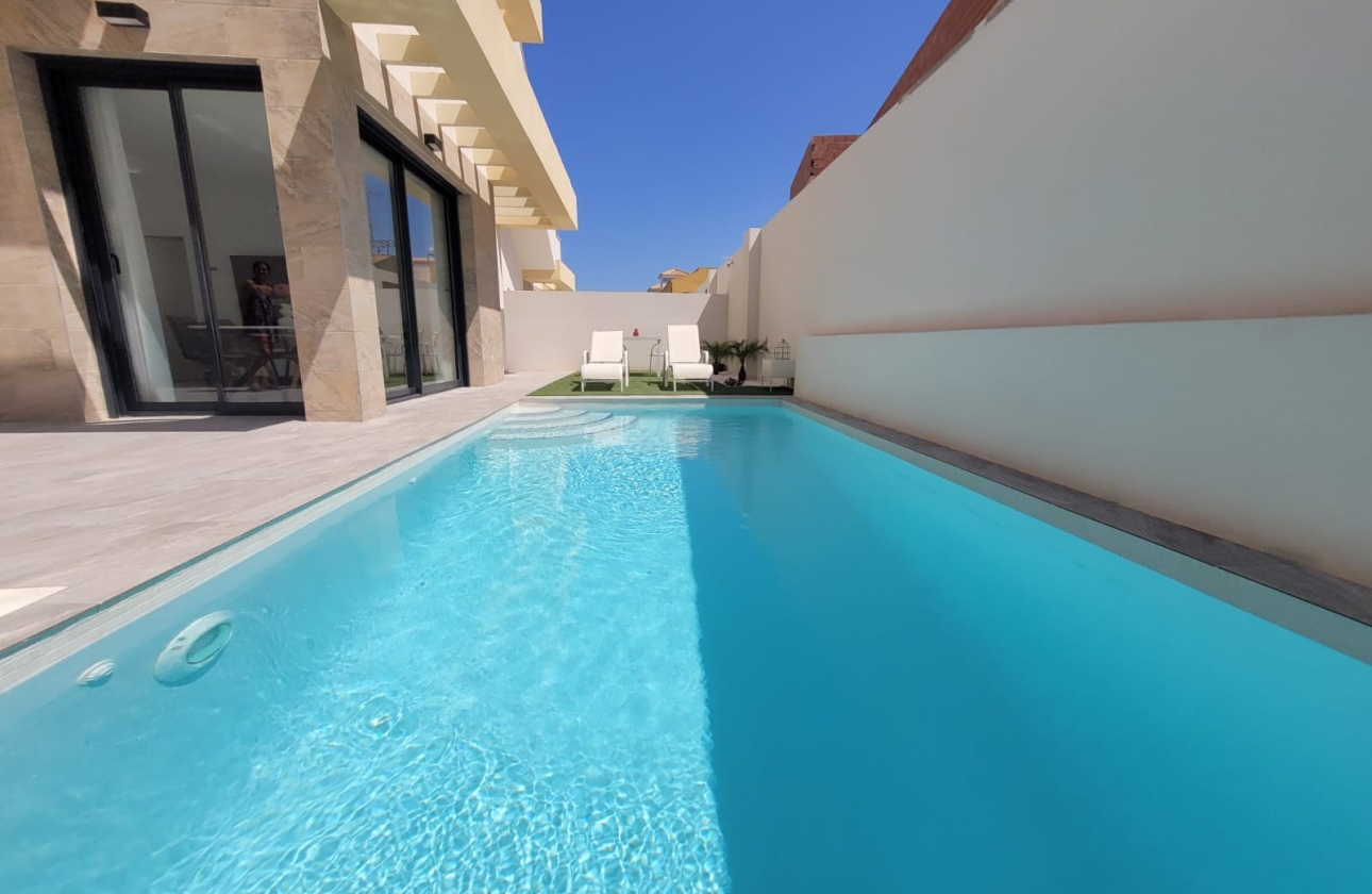 Rynek Wtórny - Bliźniak - Los Montesinos - La Herrada