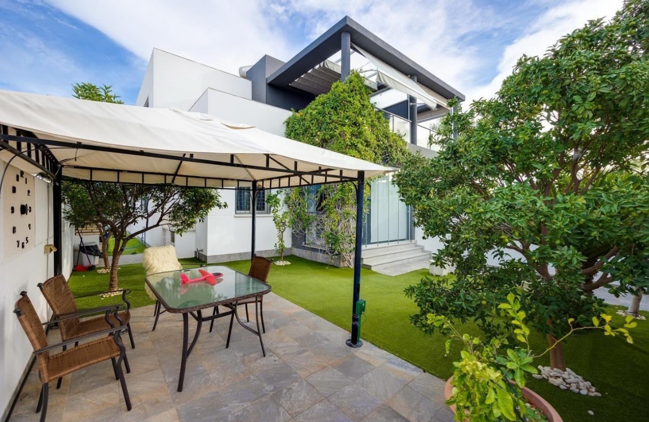 Rynek Wtórny - Bliźniak - Torrevieja - Nueva Torrevieja - Aguas Nuevas