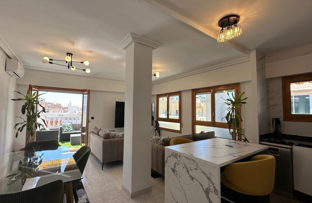 Rynek Wtórny - Poddasze - Torrevieja - Torrevieja - Playa del Cura