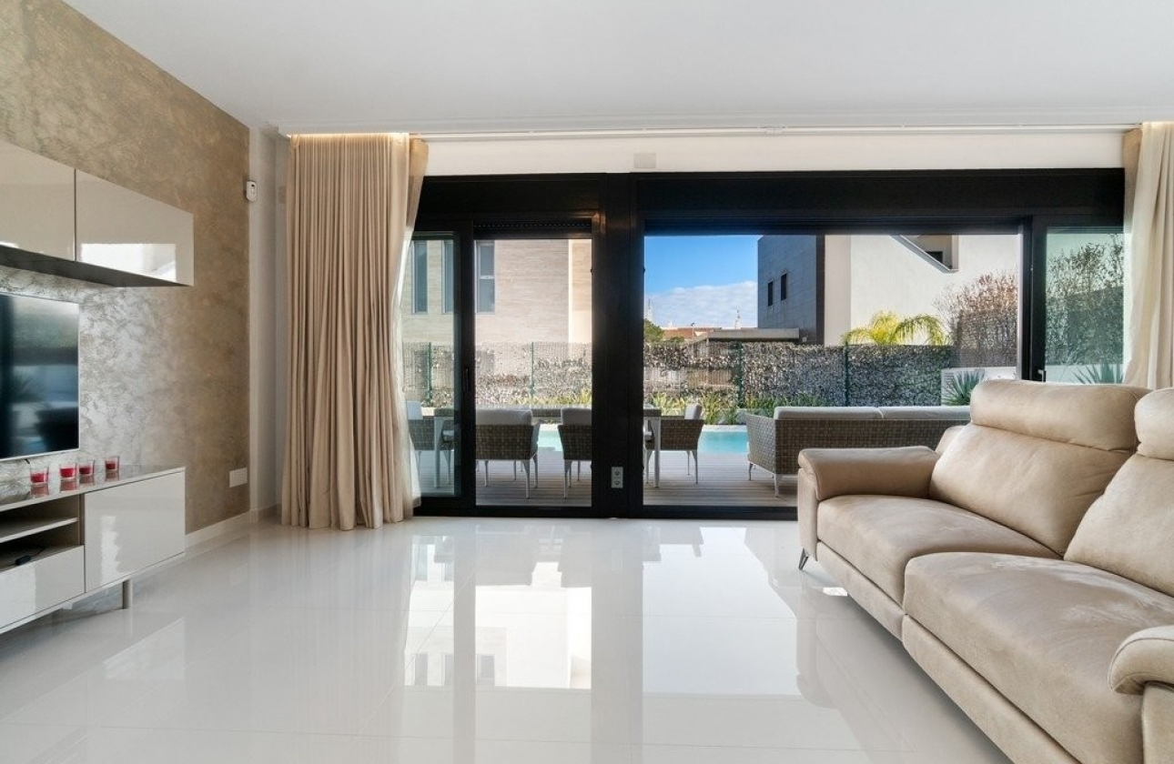 Rynek Wtórny - Willa - Campoamor