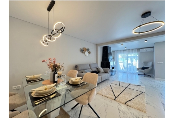 town house - Resale - Torrevieja - Playa del Cura