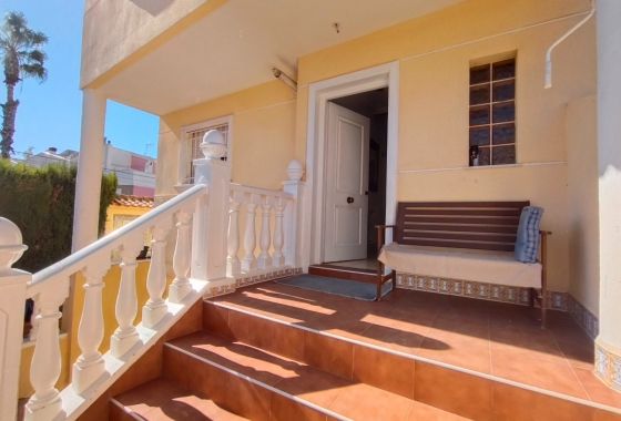 Villa - Resale - Guardamar del Segura - Urbanizaciones