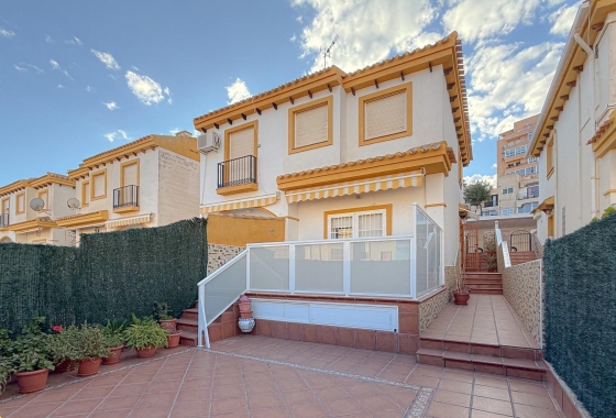 Villa - Resale - La Mata - La Mata