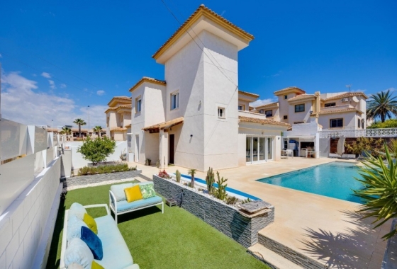 Villa - Resale - Torrevieja - Playa de La Acequion