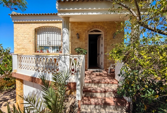 Villa - Reventa - Torrevieja - DOM-6111