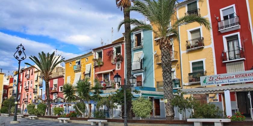 Villajoyosa (Alicante) Wielokolorowe miasteczko na Costa Blanca 