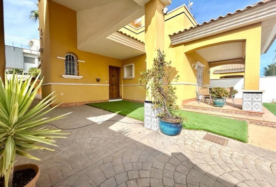 Resale - Villa - Orihuela Costa - Cabo Roig