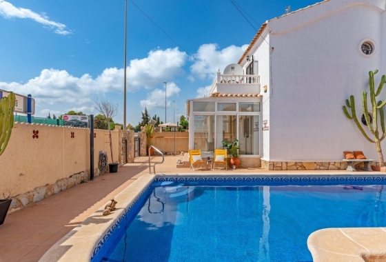 Resale - Villa - Orihuela Costa - Lomas de Cabo Roig