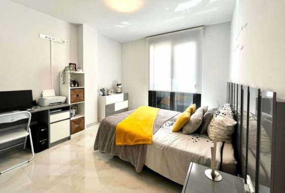 Resale - Apartment / flat - Orihuela Costa