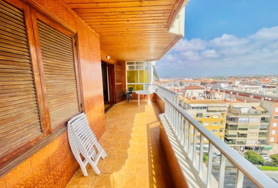 Resale - Apartment / flat - Torrevieja - Playa de La Acequion