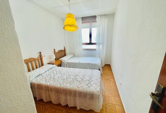 Resale - Apartment / flat - Torrevieja - Playa de La Acequion