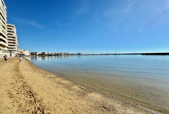 Resale - Apartment / flat - Torrevieja - Playa del Acequión