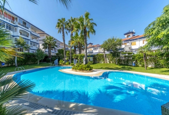 Resale - Apartment / flat - La Mata