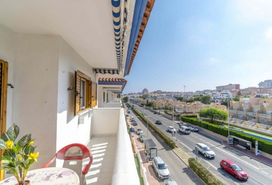 Resale - Apartment / flat - La Mata