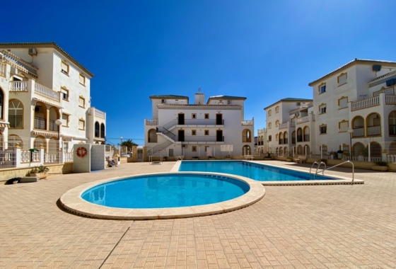 Resale - Apartment / flat - La Mata