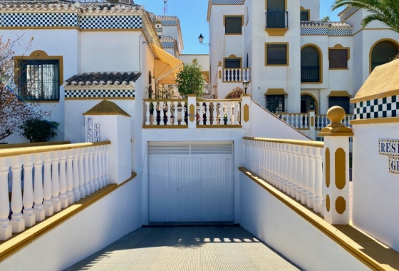 Resale - Apartment / flat - La Mata