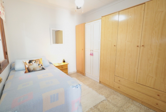 Resale - Bungalow - Torrevieja - La Siesta - El Salado -  Torreta