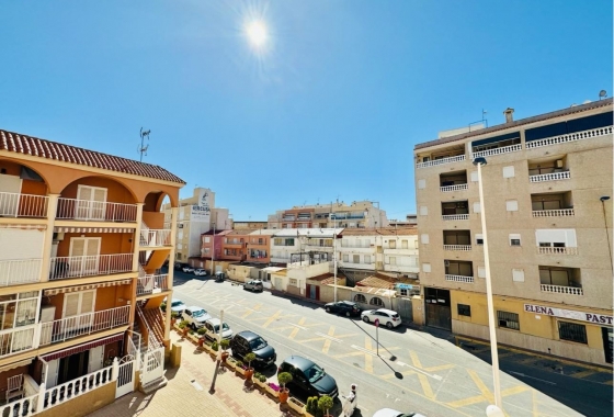 Resale - Apartment / flat - La Mata