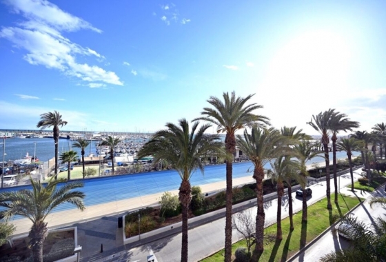 Resale - Apartment / flat - Torrevieja - Centro