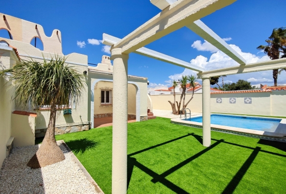 Resale - Villa - Orihuela Costa - La Florida