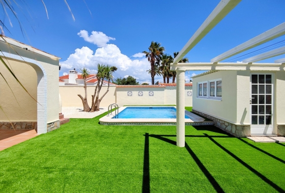 Resale - Villa - Orihuela Costa - La Florida