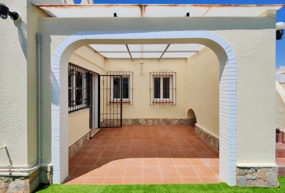 Resale - Villa - Orihuela Costa - La Florida