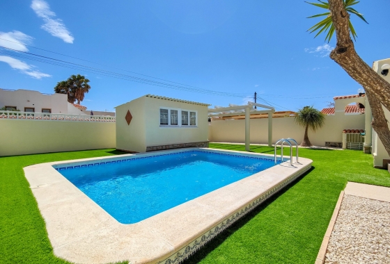 Resale - Villa - Orihuela Costa - La Florida