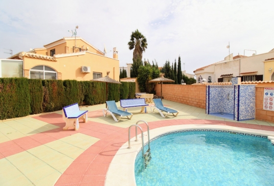 Resale - Villa - Orihuela Costa - La Florida