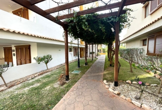 Resale - Apartment / flat - Torrevieja - Punta prima