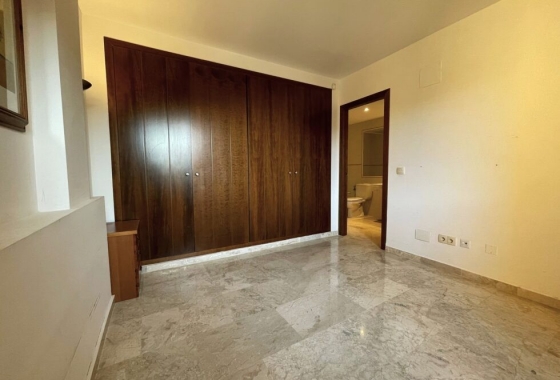 Resale - Apartment / flat - Torrevieja - Punta prima