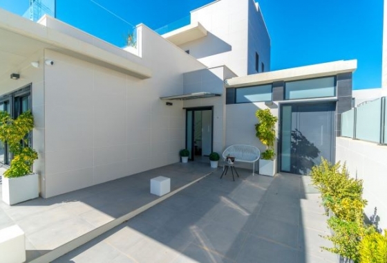 Resale - Villa - Orihuela Costa - Campoamor