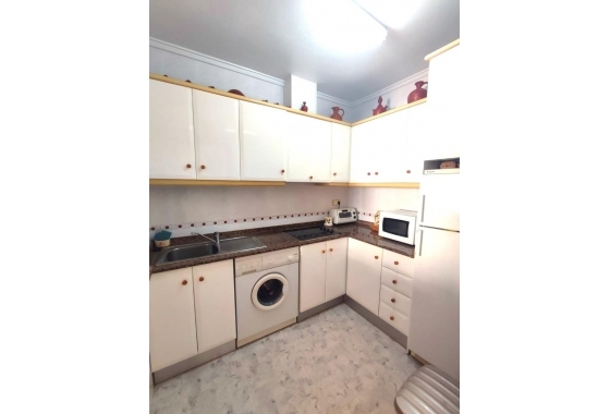 Resale - Apartment / flat - La Mata