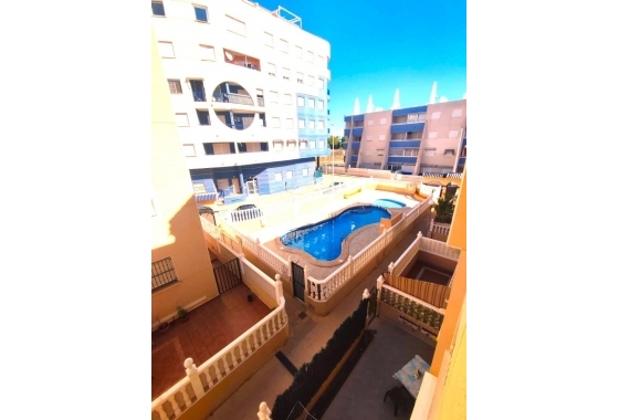 Resale - Apartment / flat - La Mata