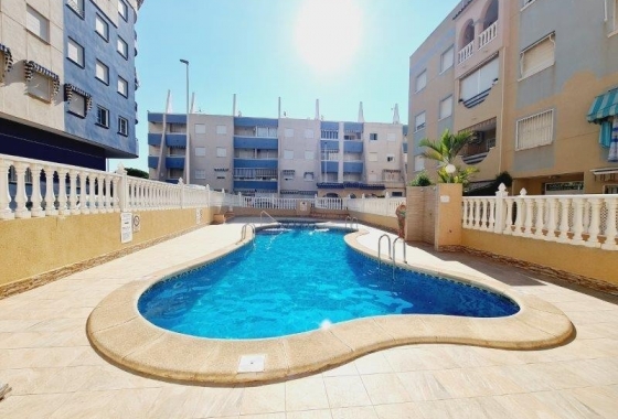 Resale - Apartment / flat - La Mata