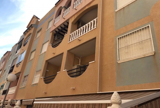 Resale - Apartment / flat - La Mata