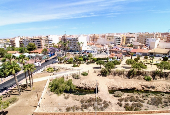 Resale - Apartment / flat - Torrevieja - Playa Acequion