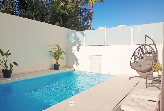 Resale - Villa - Orihuela Costa - Punta Prima