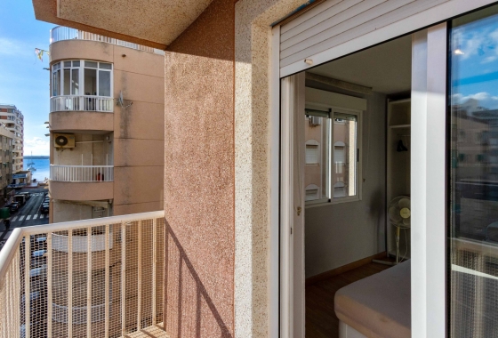 Resale - Apartment / flat - Torrevieja - Playa del Acequión